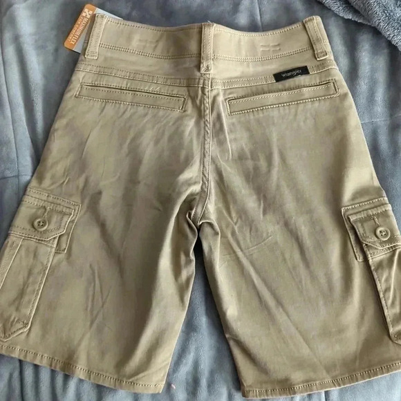 𝅺wrangler cargo shorts - Picture 2 of 6